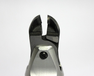 Precision plastic and metal cutting with FIPA Air nippers