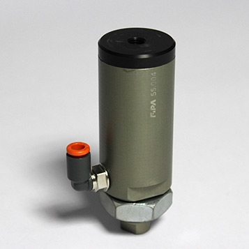 Lifting cylinders