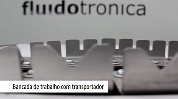 Bancada de trabalho com transportador [FLUIDOTRONICA]
