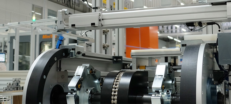 Digitalization in automation, conveyor technology and assembly